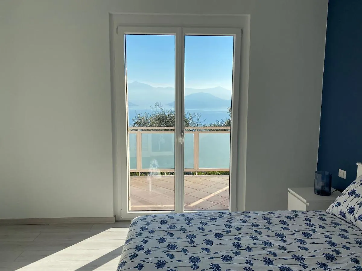 Happy Guest Apartments - Blue Apartment Riva di Solto Italy