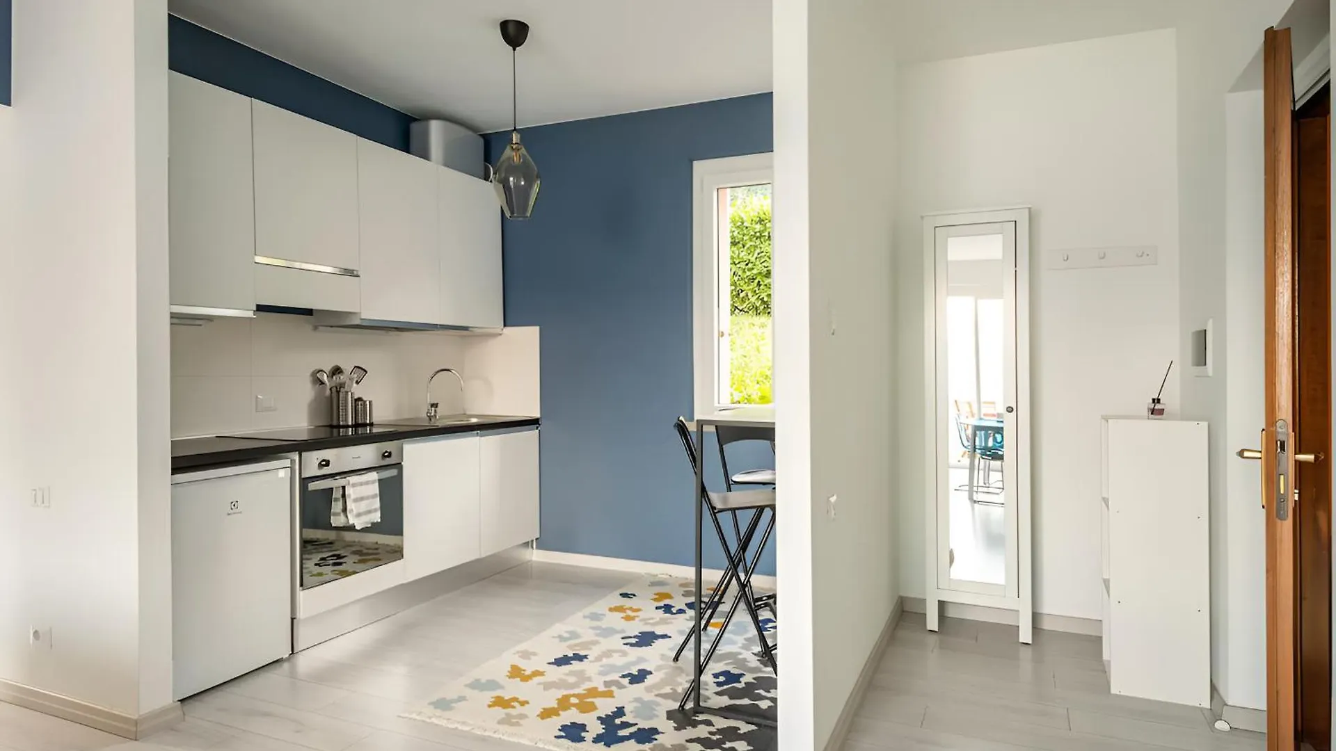 Happy Guest Apartments - Blue Apartment Riva di Solto